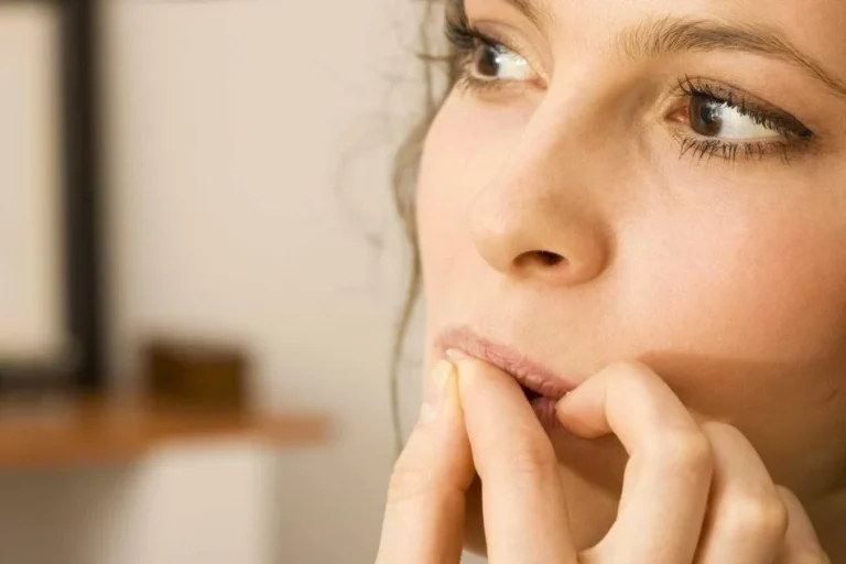 با این روش دیگه ناخن‌ های خود را نجوید