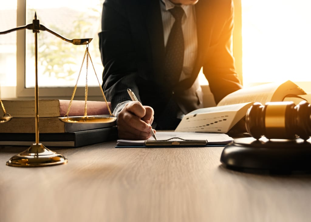 آزمون | آسیا | استرس گرایشها و شاخههای اصلی حقوق در ایران